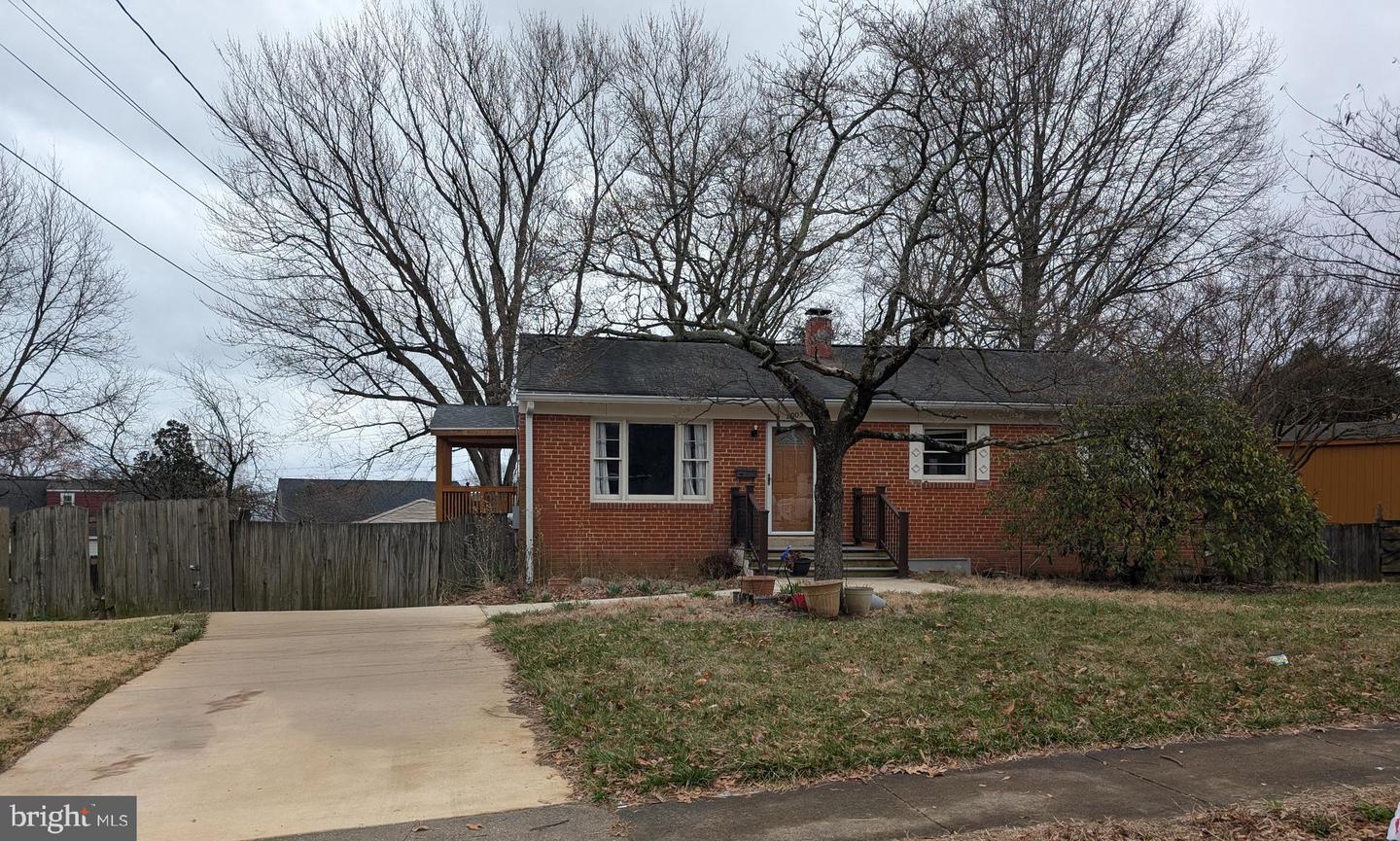 2005 York Drive, Woodbridge