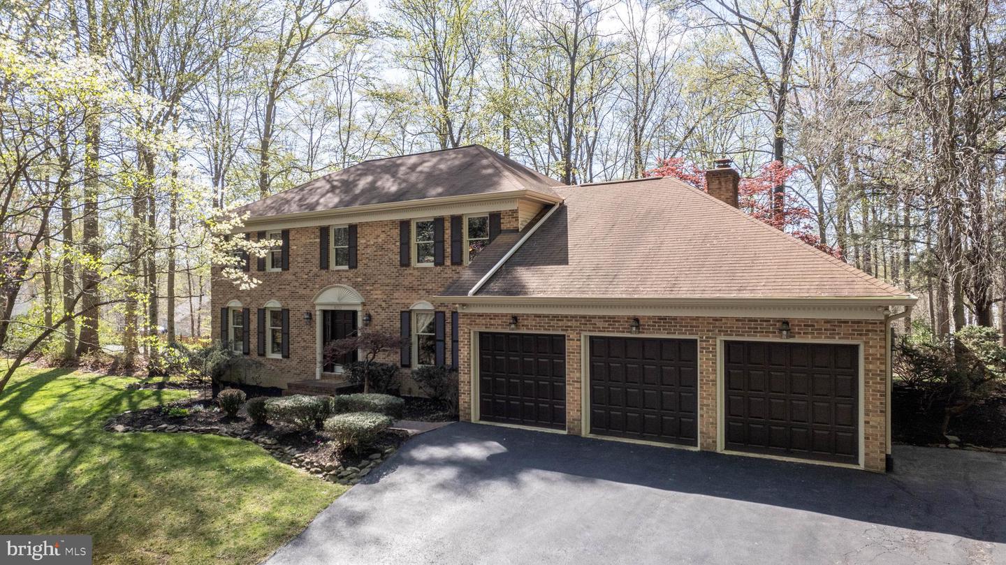 8232 Honeysuckle Road, Manassas