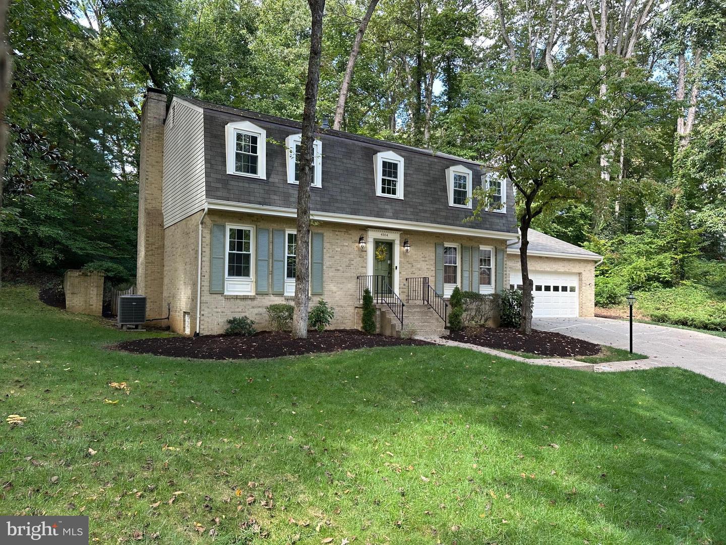 4504 Andrews Place, Dumfries
