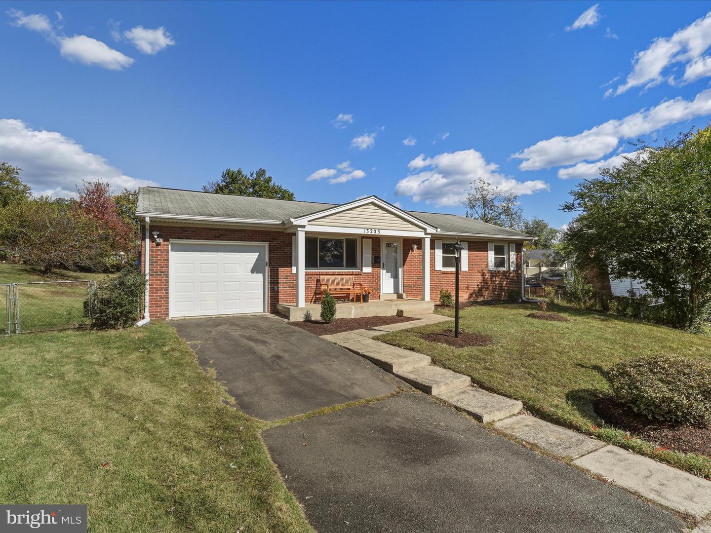 13203 Hampshire Court, Woodbridge