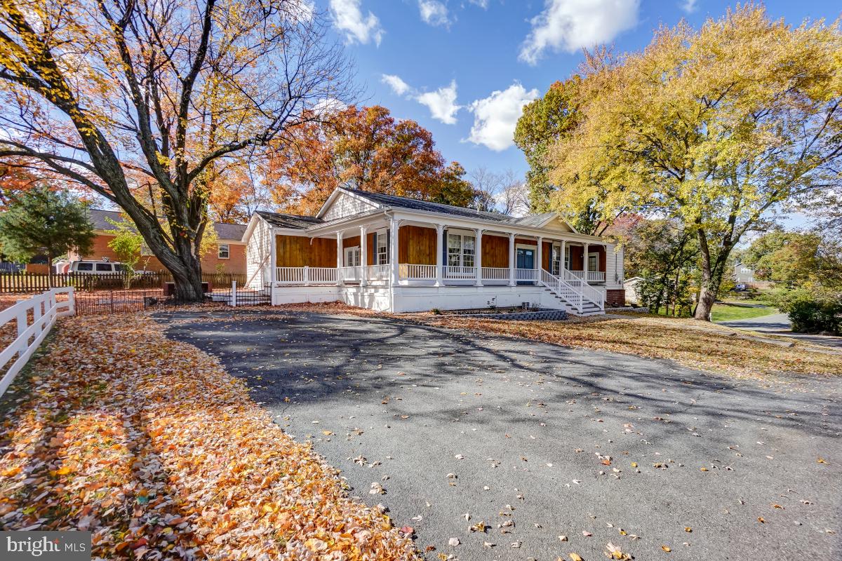 8513 Thomas Drive, Manassas