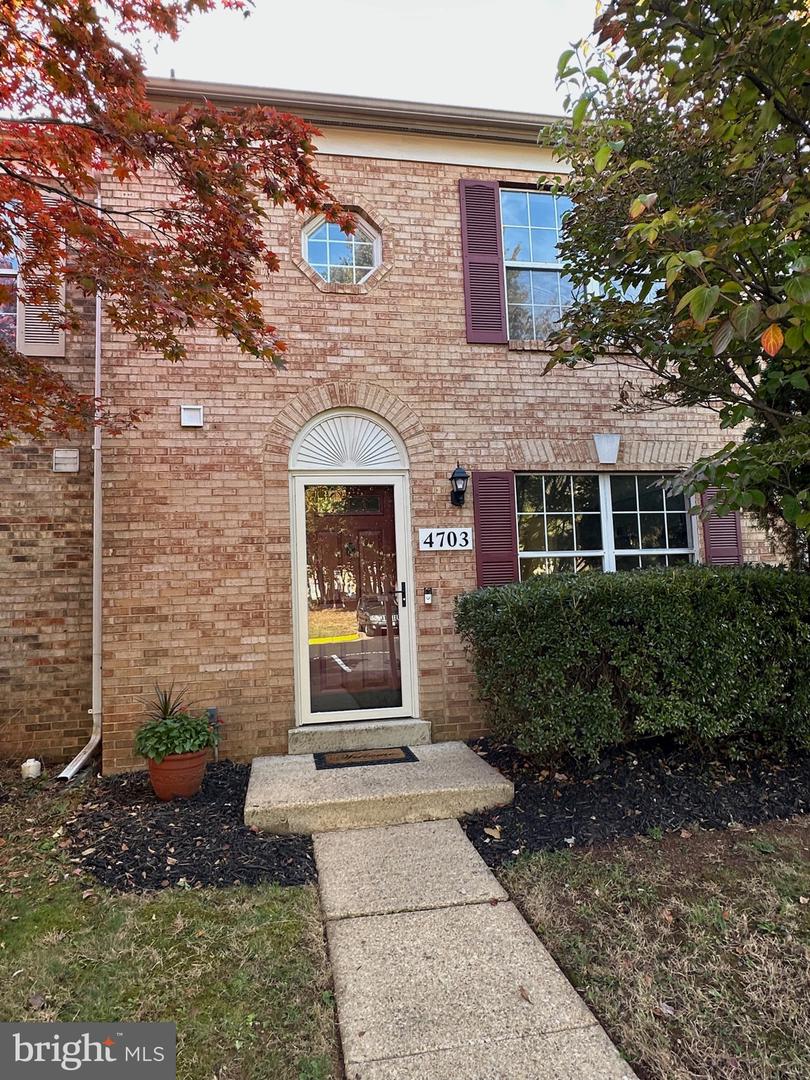 4703 S Park Court, Woodbridge