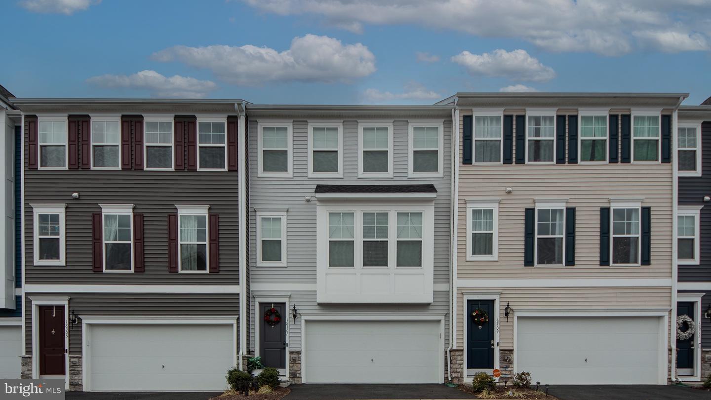 18307 Summit Pointe Drive, Triangle