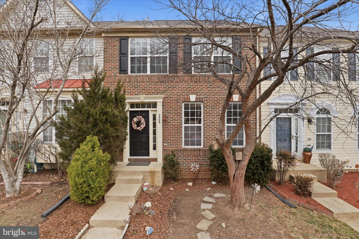 2909 Rotterdam Loop, Woodbridge