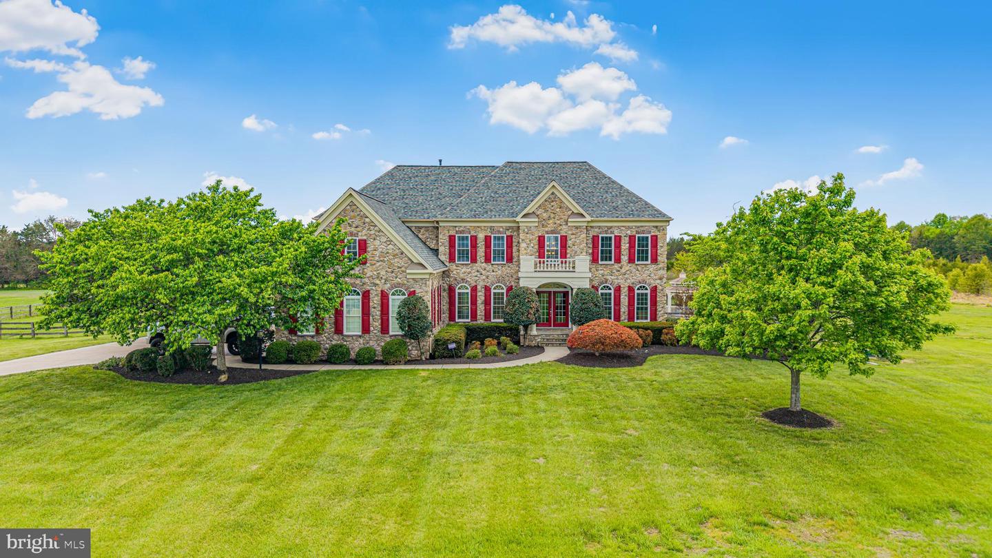 10941 Meadow Walk Lane, Bristow