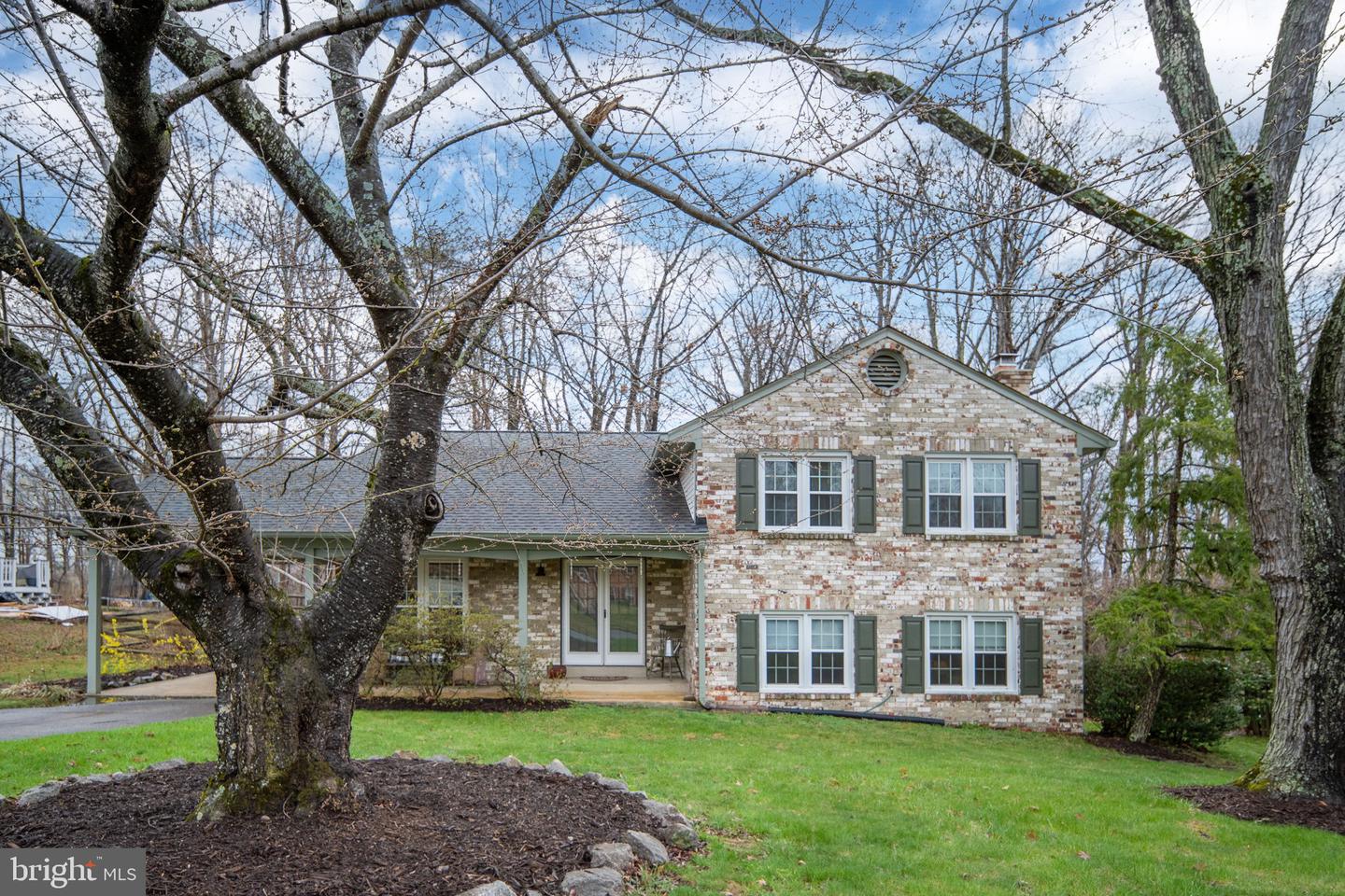 12335 Oakwood Drive, Woodbridge