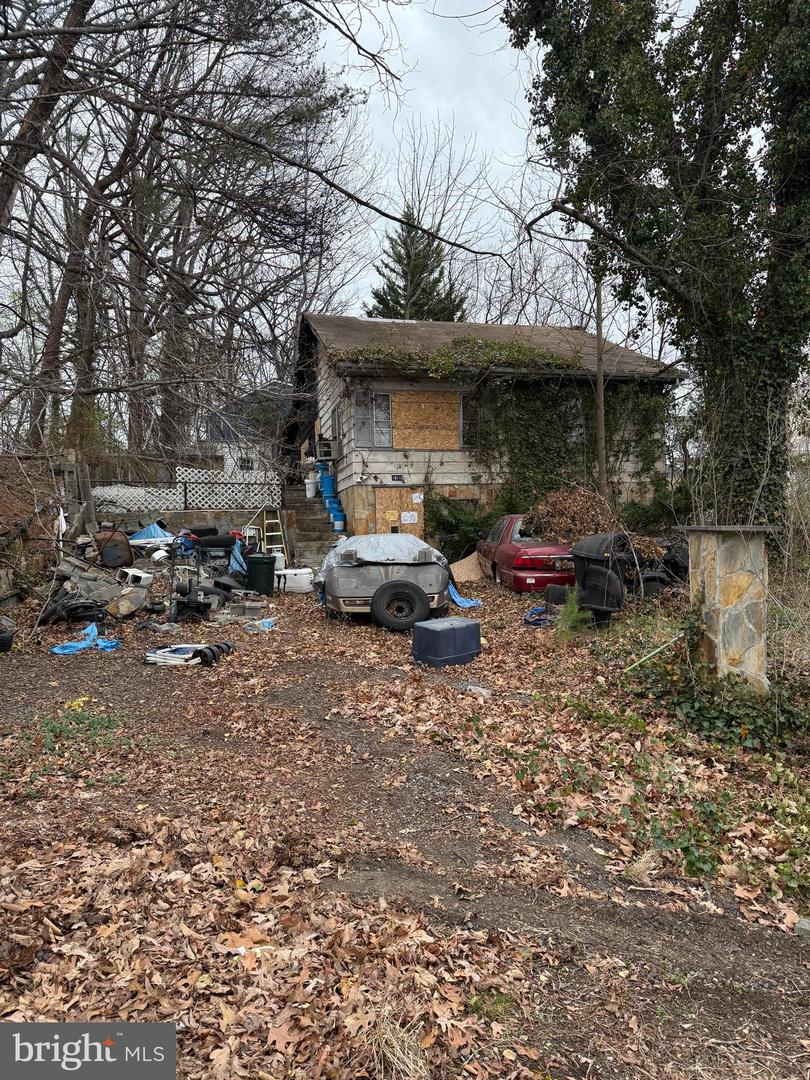18519 Triangle Street, Triangle