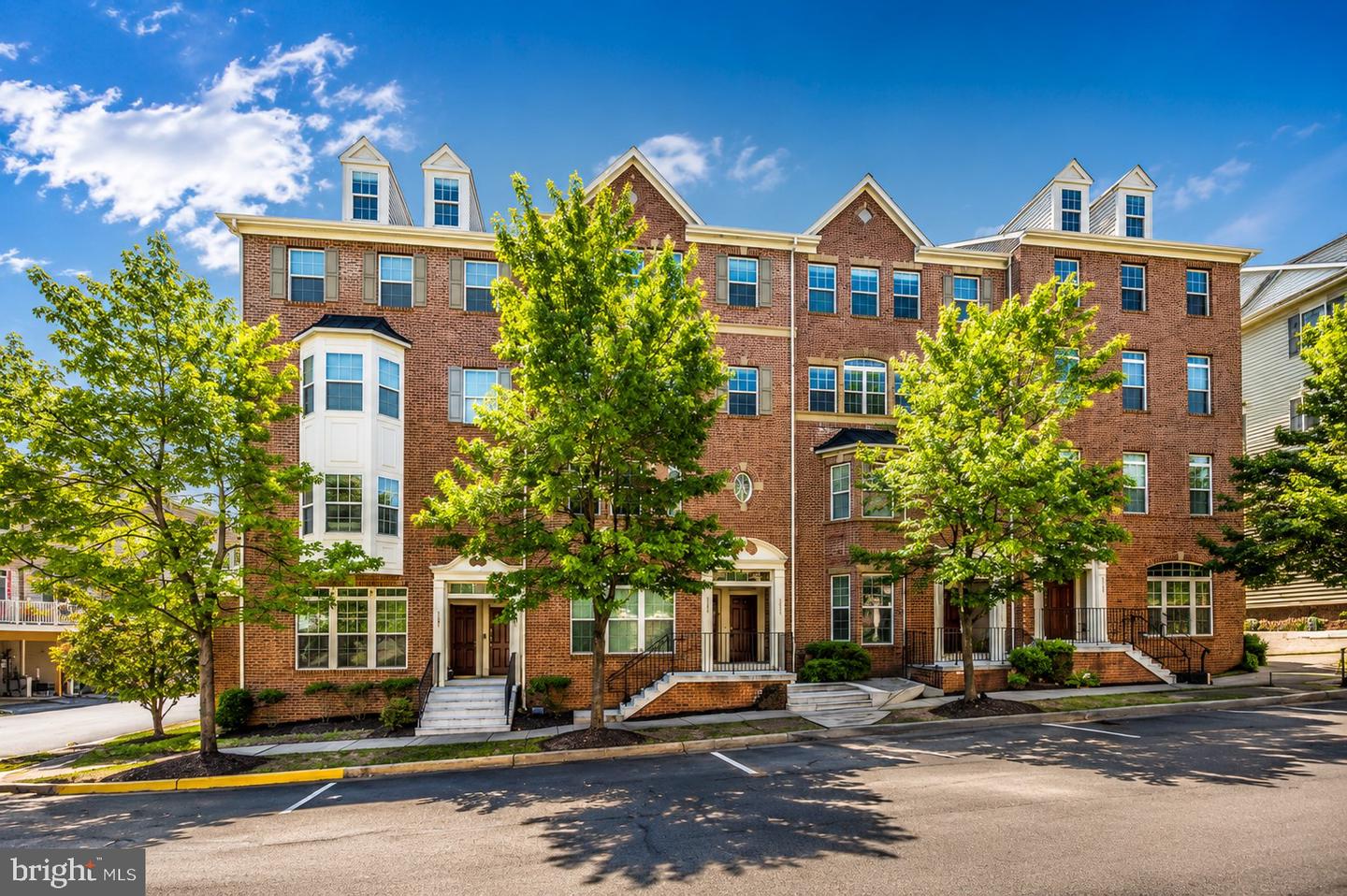 15057 Leicestershire Street, Woodbridge