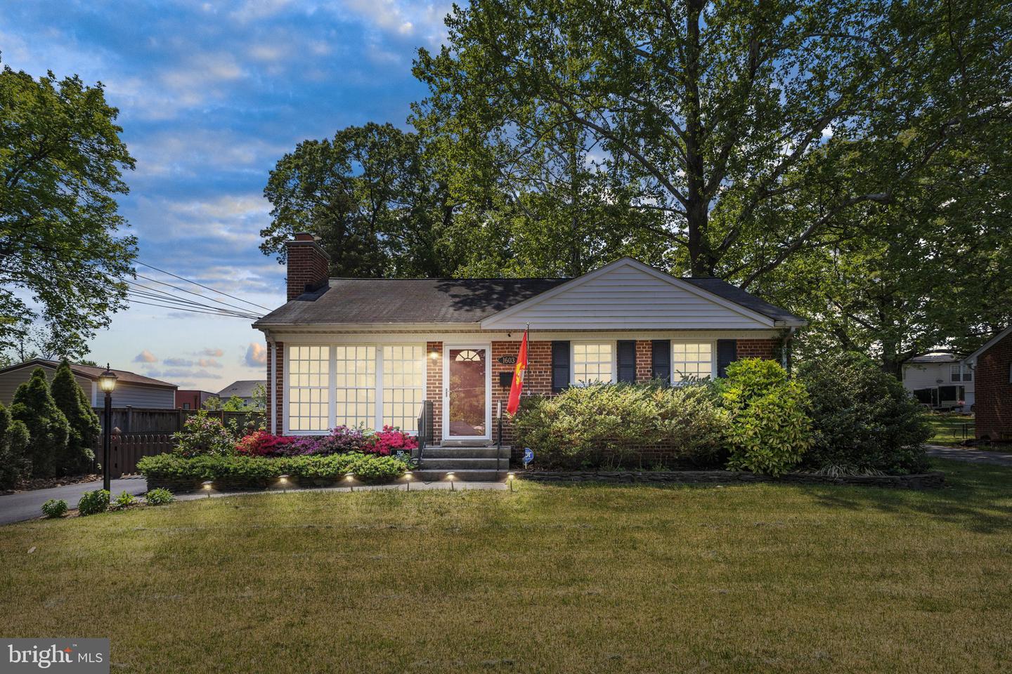 1603 Woodside Drive, Woodbridge