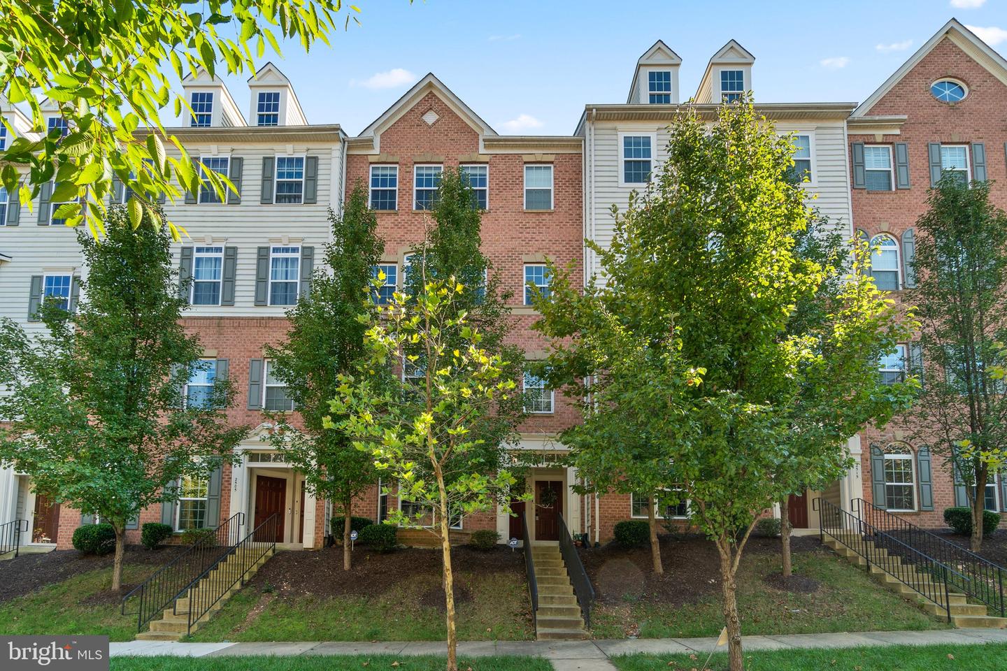 2511 Eastbourne Drive, Woodbridge