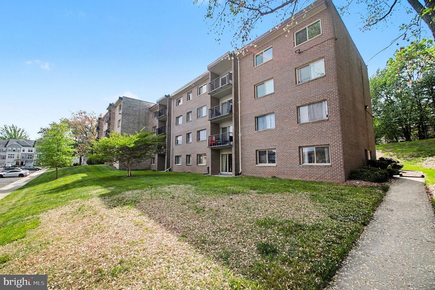 1604 Renate #t1, Woodbridge
