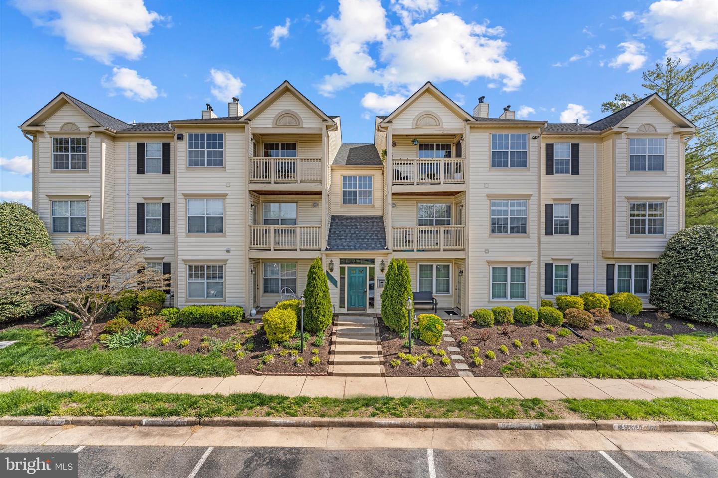 10998 Koman Circle #203