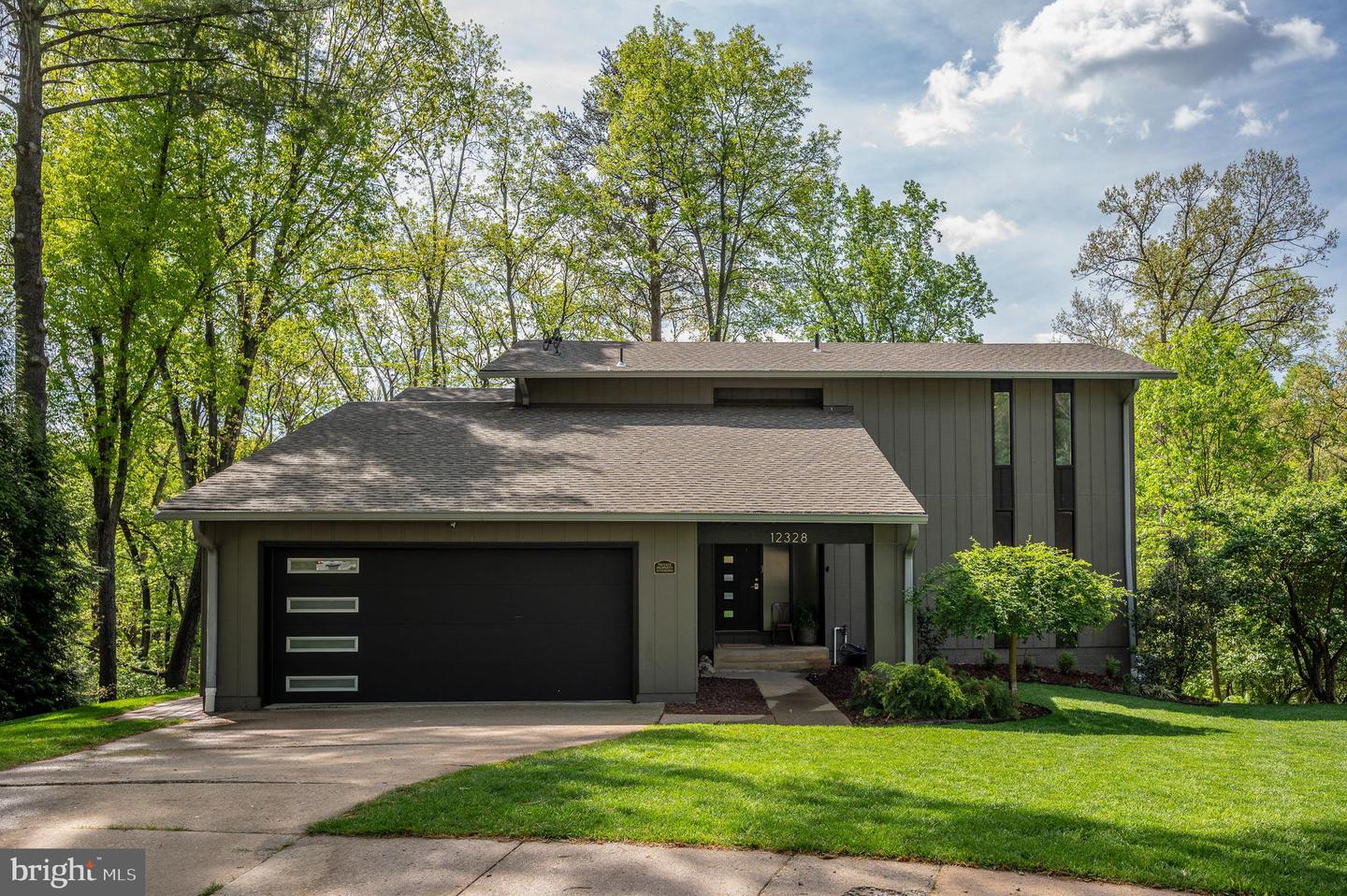 12328 Hollyhock Court, Woodbridge
