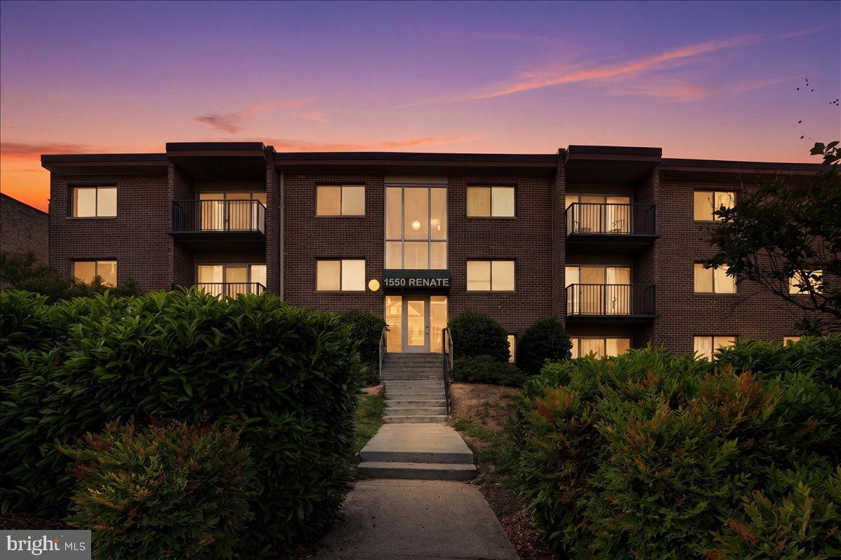1550 Renate Drive #203