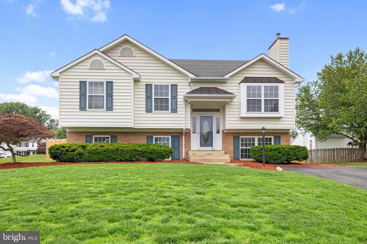 5842 Riverside Drive, Woodbridge