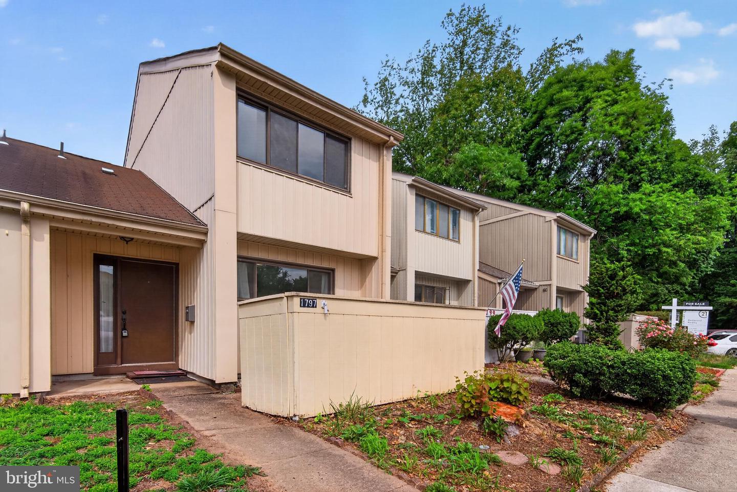 1797 Powder Horn Terrace