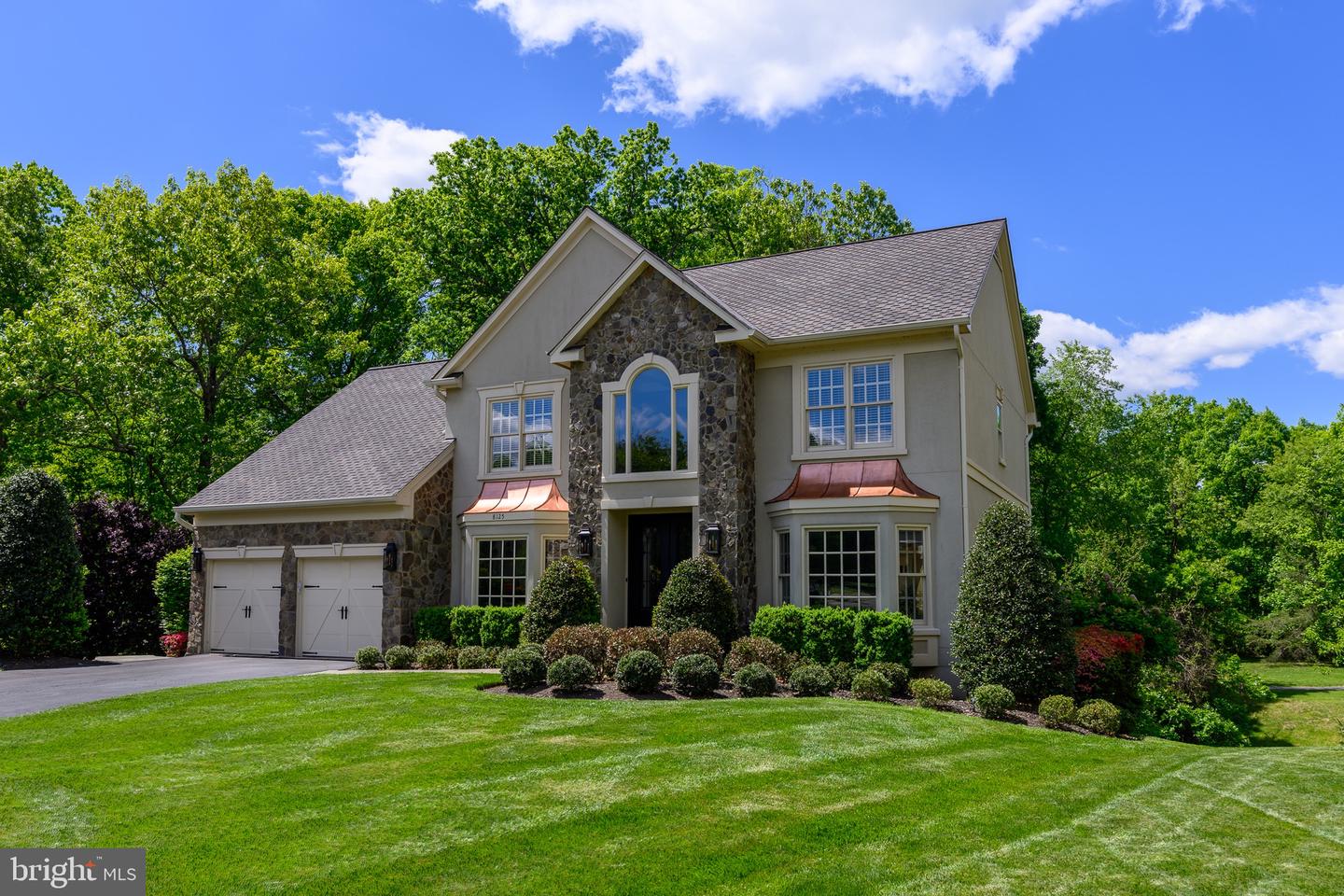 8125 Crooked Oaks Court