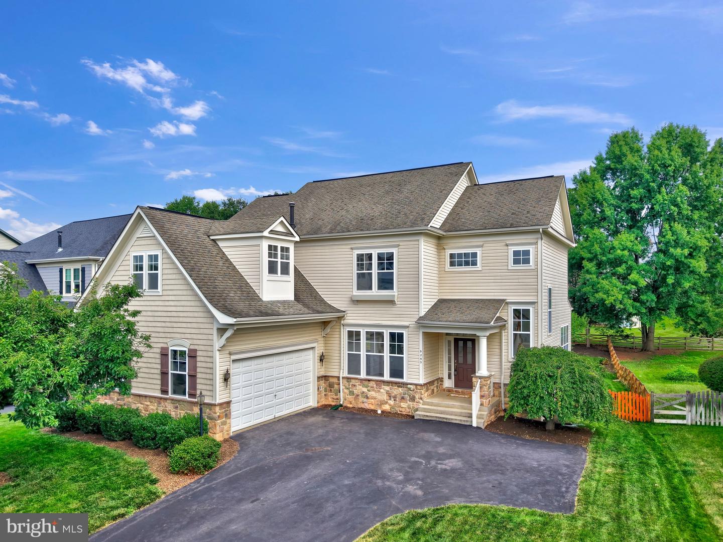 9295 Falling Water Drive, Bristow