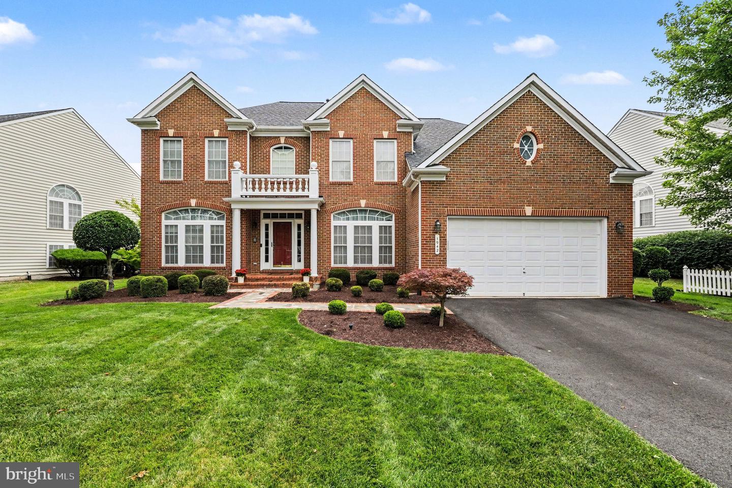 1942 Powells Landing Circle
