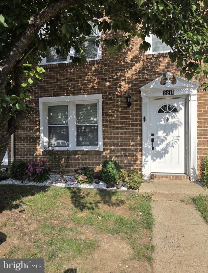 8811 Vicksburg Court