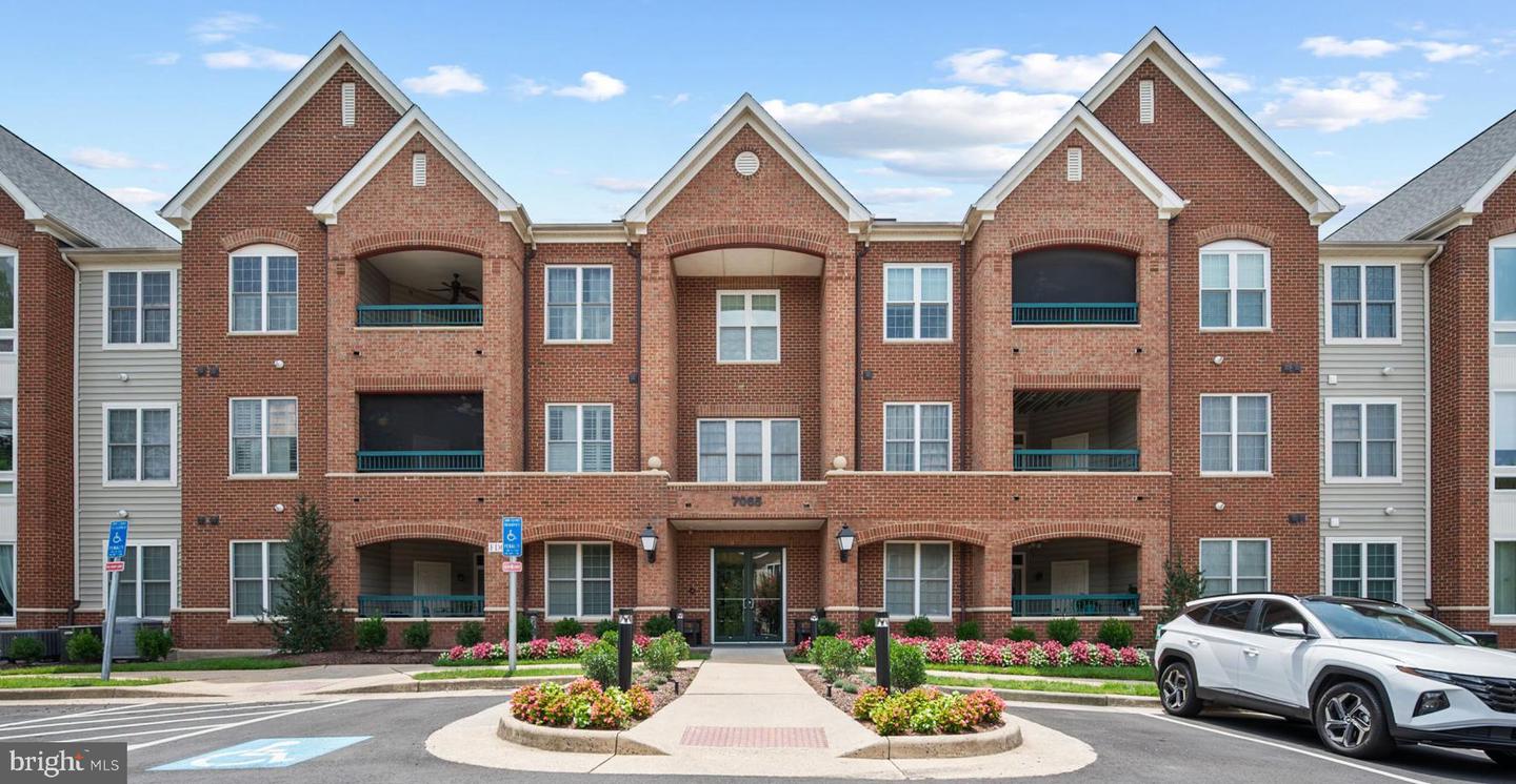 7065 Heritage Hunt Drive #108