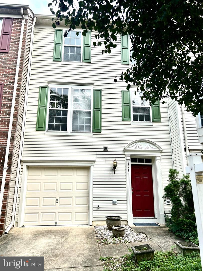 1275 Corbett Place