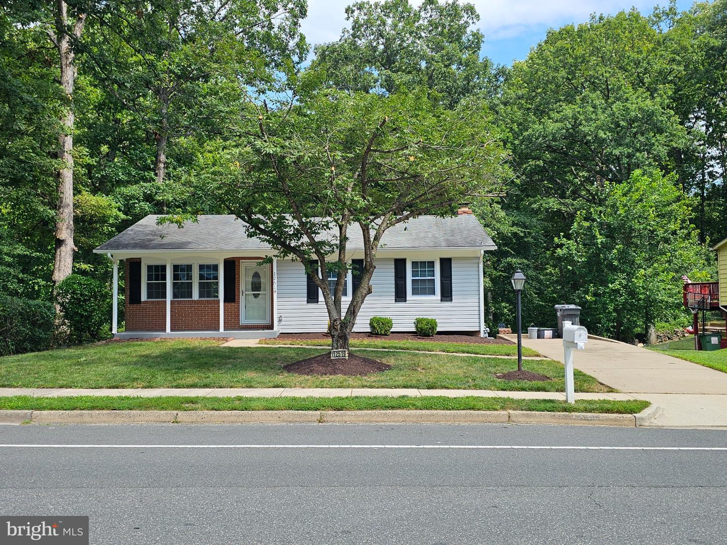 12819 Oakwood Drive