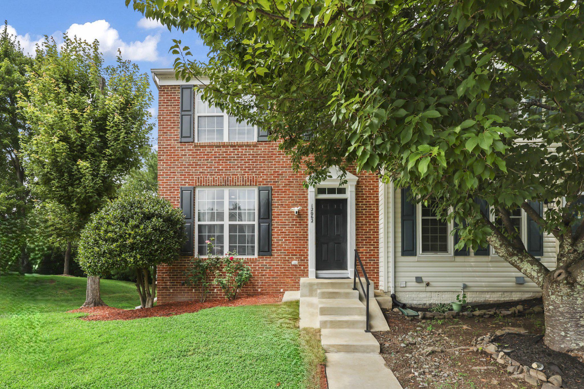 12062 Elliots Oak Place