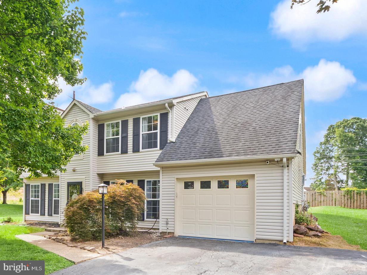 5793 Rockcliff Lane