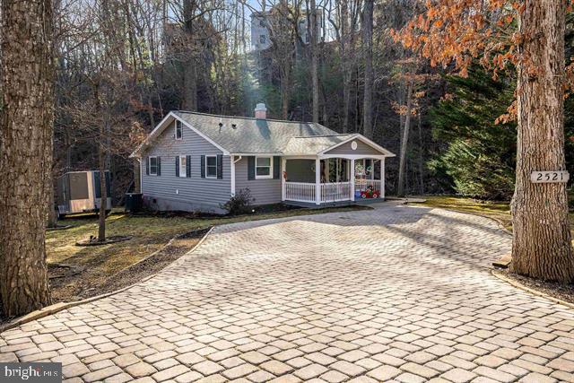 2521 Hawksbill Road, Mcgaheysville