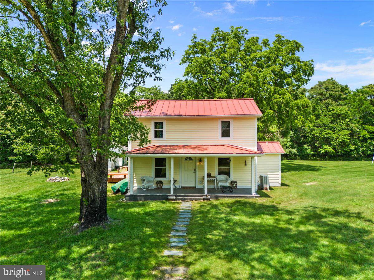 6772 East Side, Elkton
