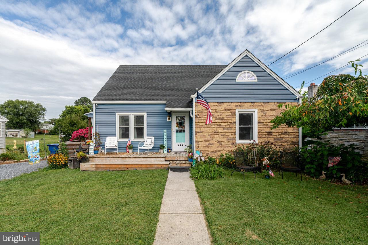 257 Center Street, Timberville