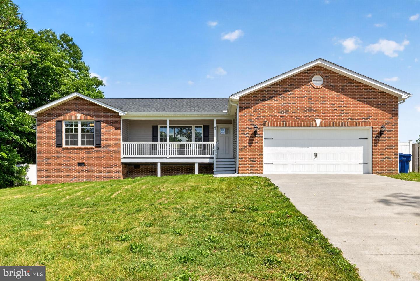 108 Augusta Avenue, Grottoes