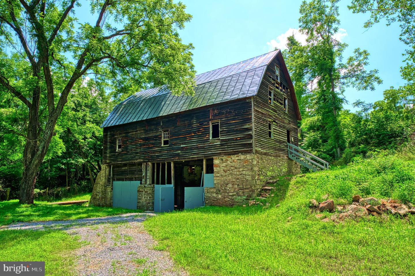 18 Old Mill Road, Washington