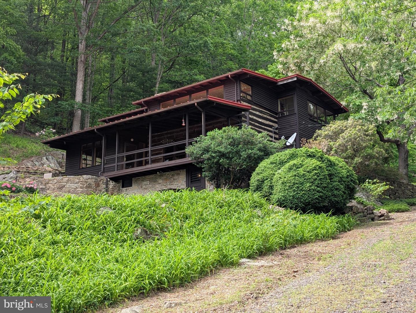 115 Oventop Mountain Lane, Sperryville