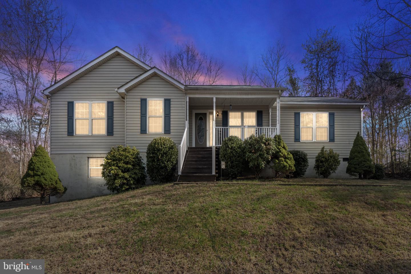 5585 Sperryville Pike, Boston