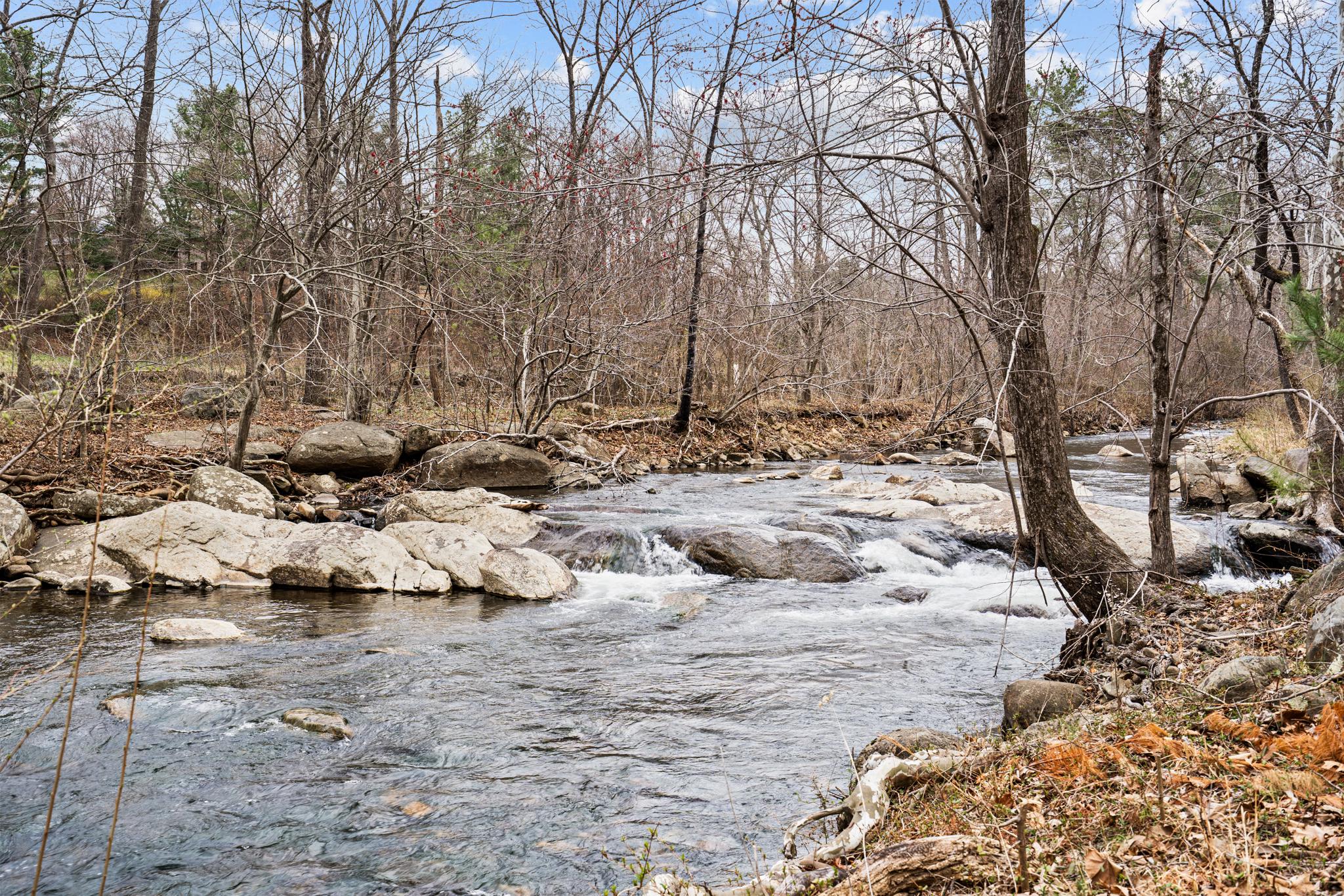 94 Old Hollow Road, Sperryville