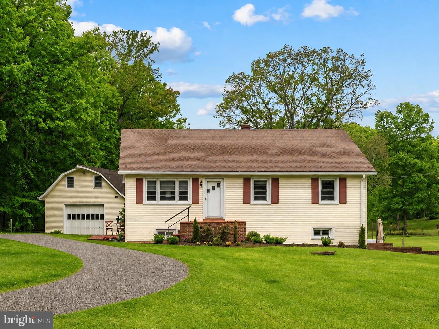 85 S Poes Road, Amissville