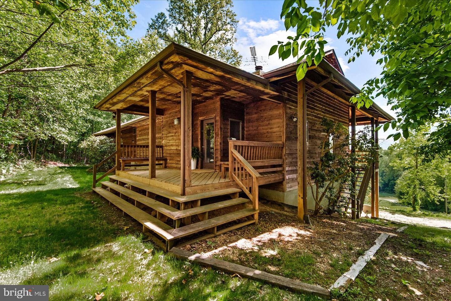 32 New Moon Lane, Sperryville