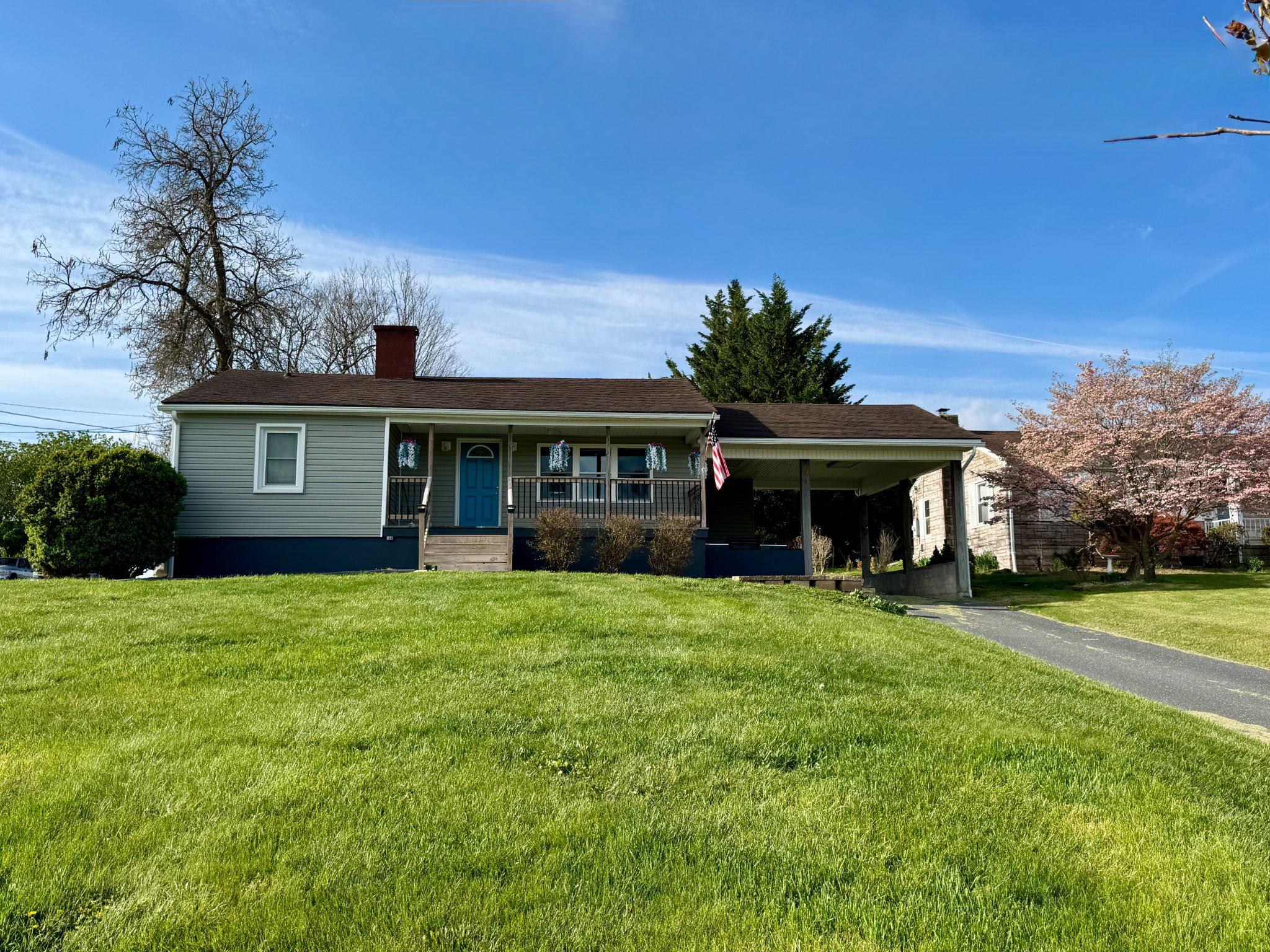 830 New Hope Road, Staunton
