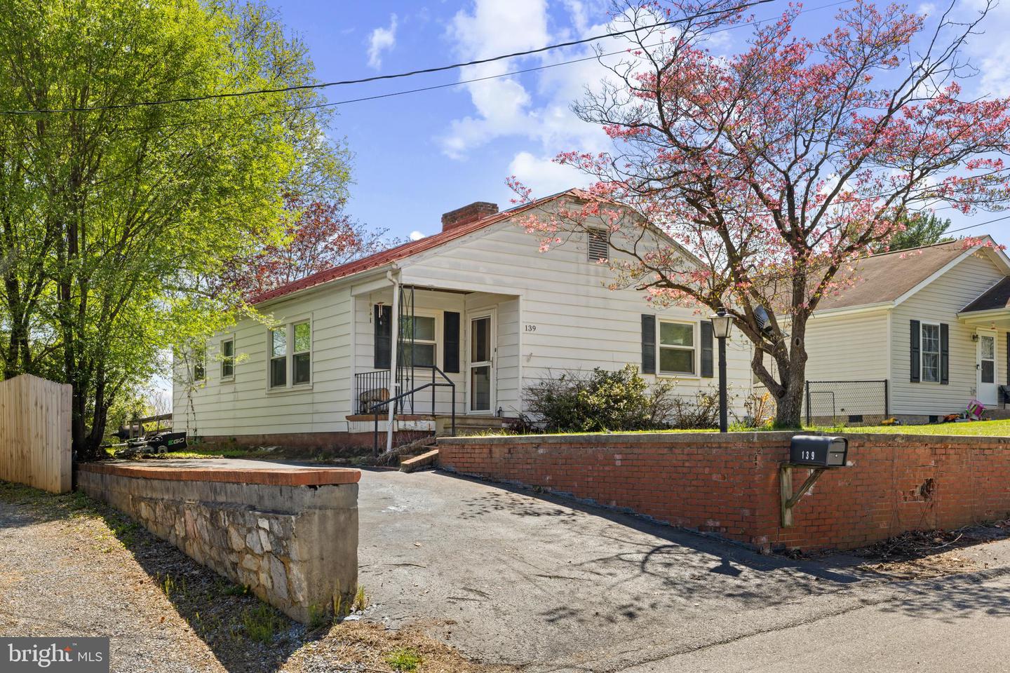 139 Straith Street, Staunton