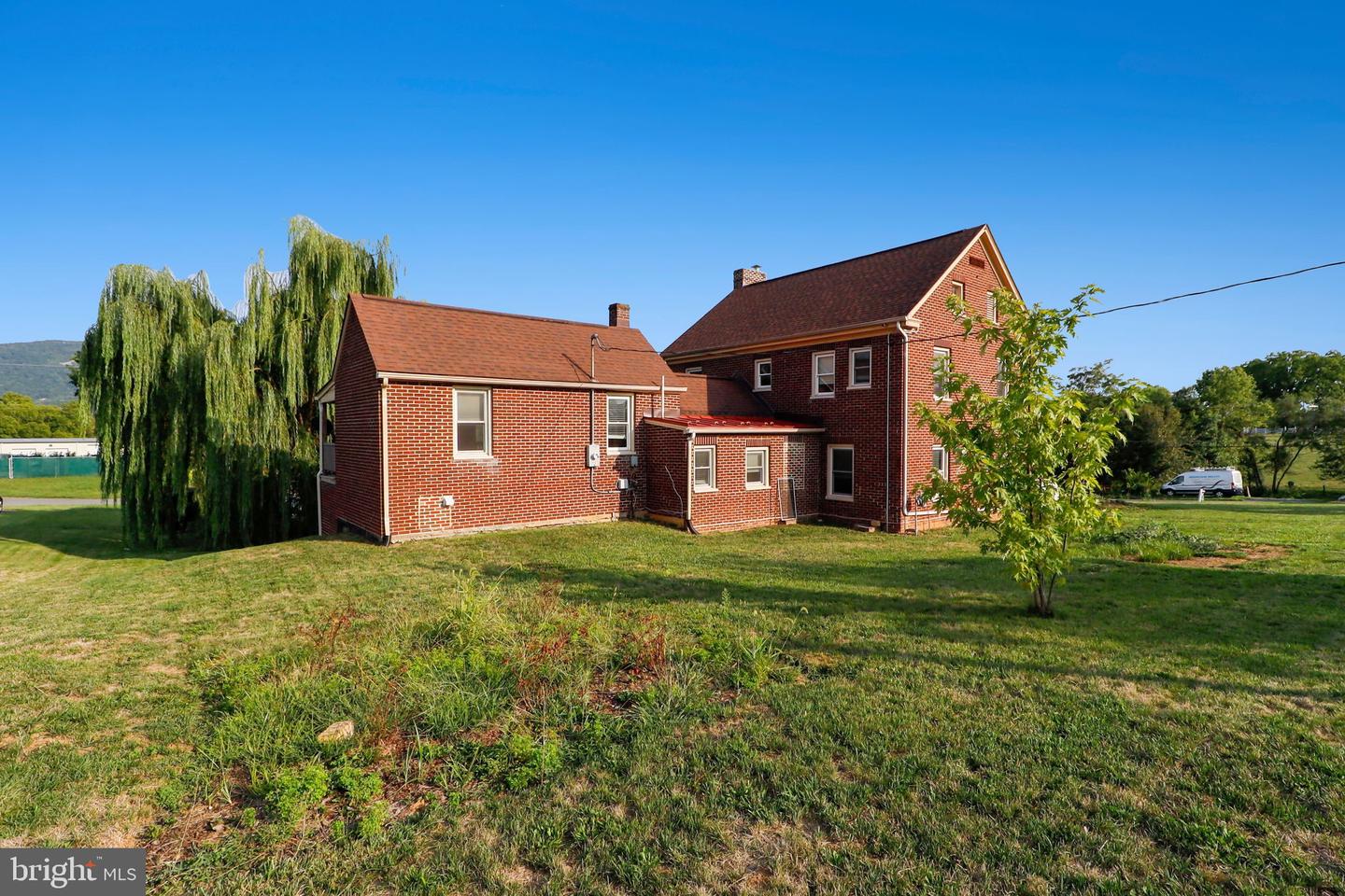 204 E Old Cross, New Market