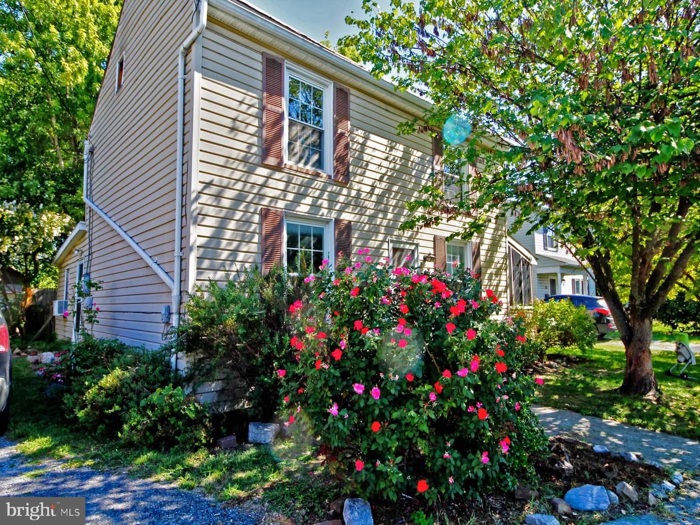 361 E Queen Street, Strasburg