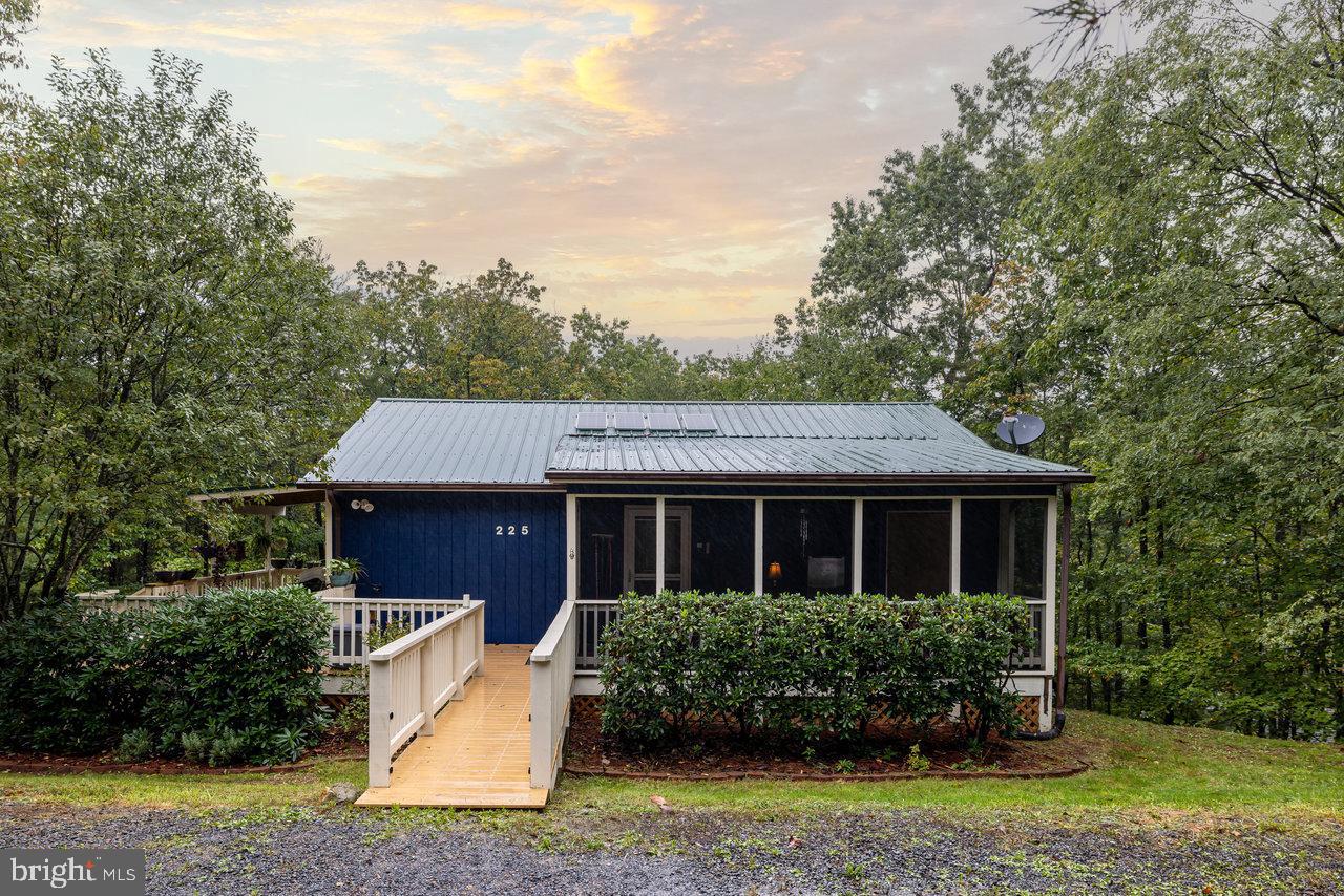 225 Fawn Drive, Basye