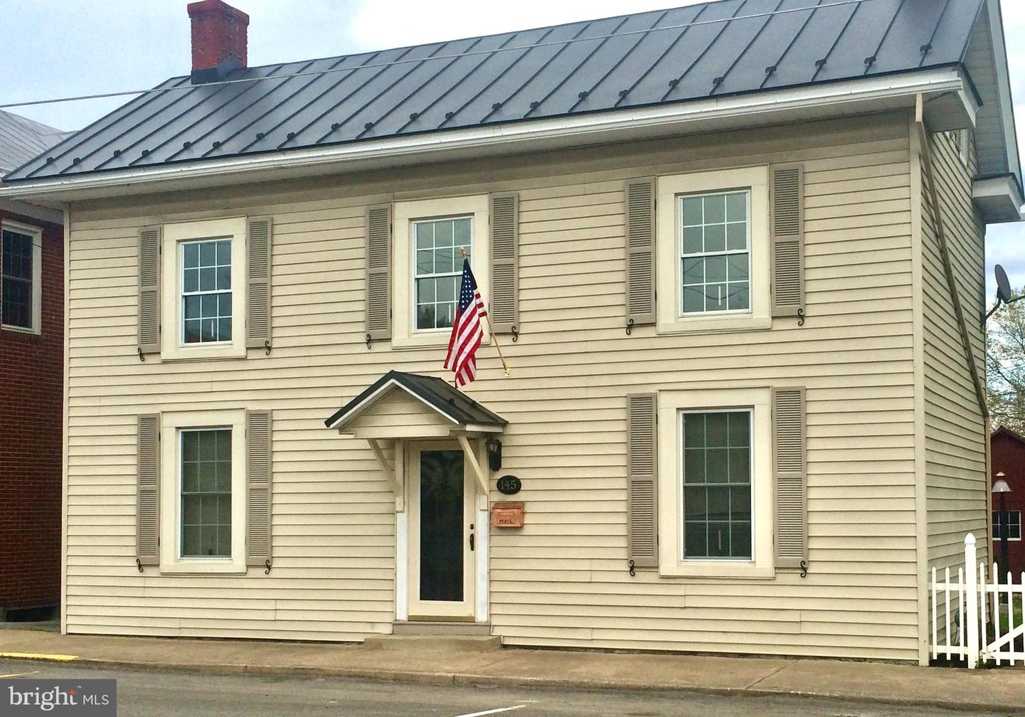145 Holliday Street S, Strasburg