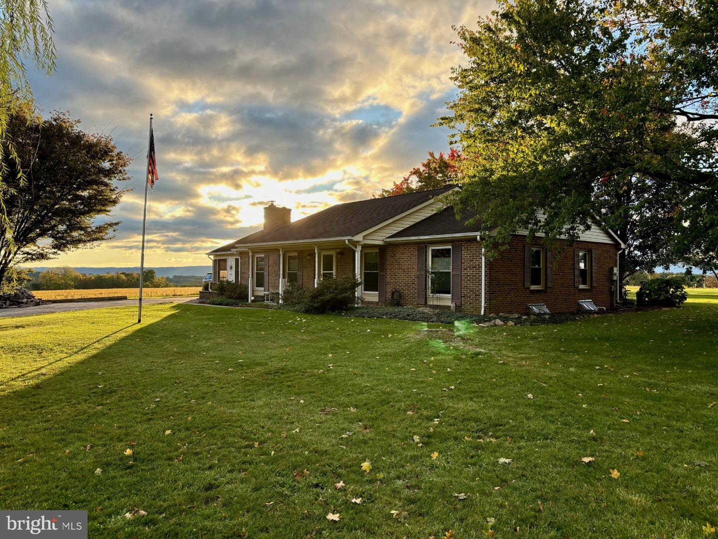2694 Back Road, Woodstock