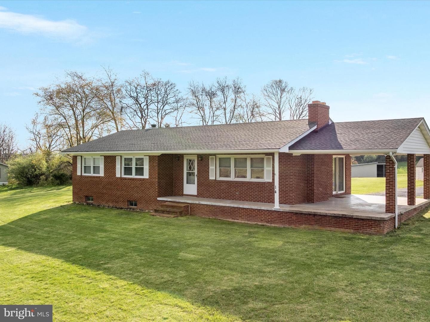 14 Rickard Dr, Strasburg