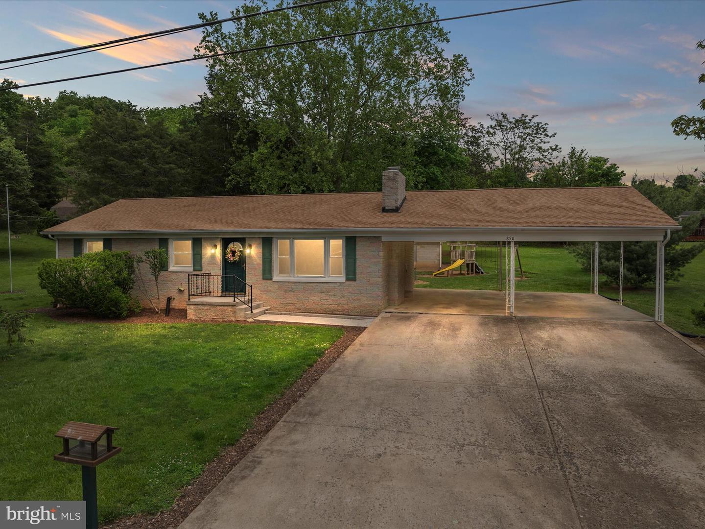 850 Virginia Circle, Strasburg