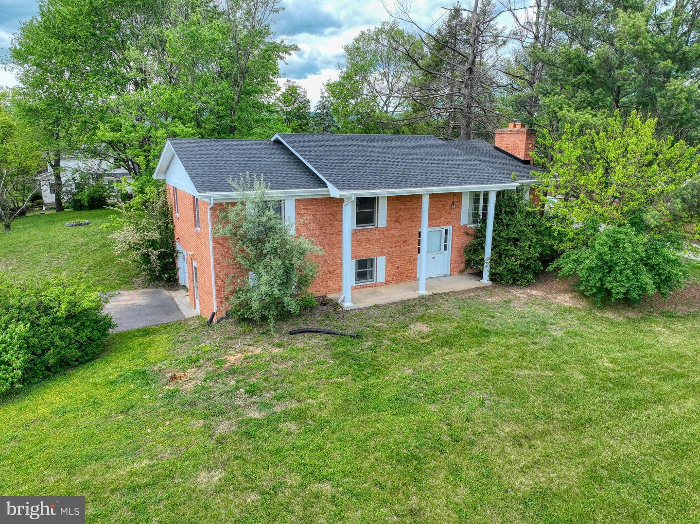 320 Dawn Avenue, Woodstock