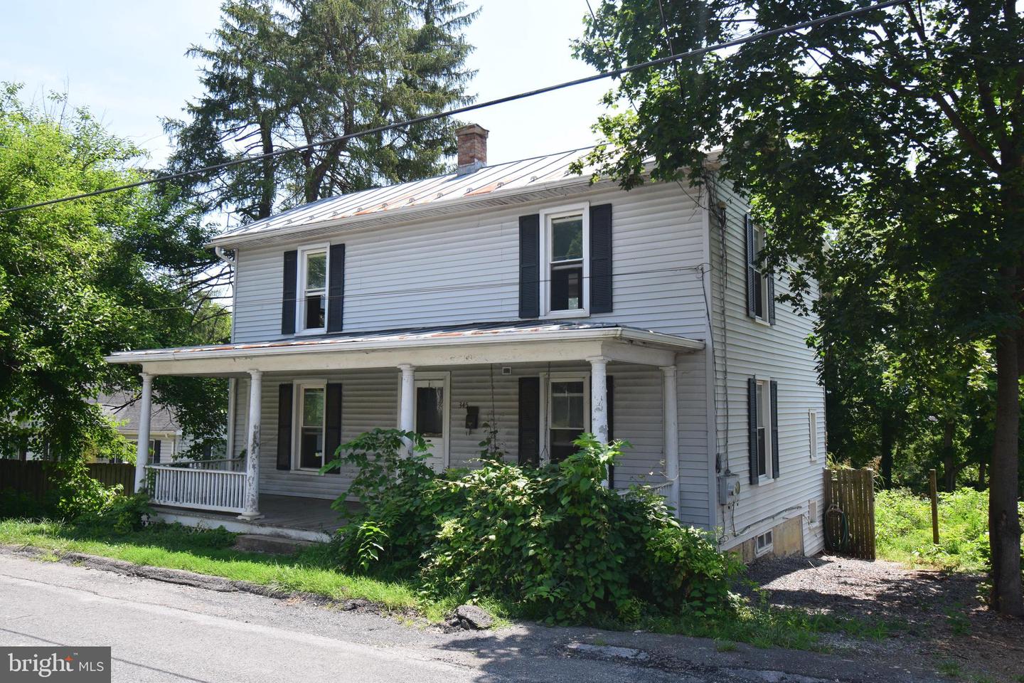 345 Shaffer Street, Woodstock